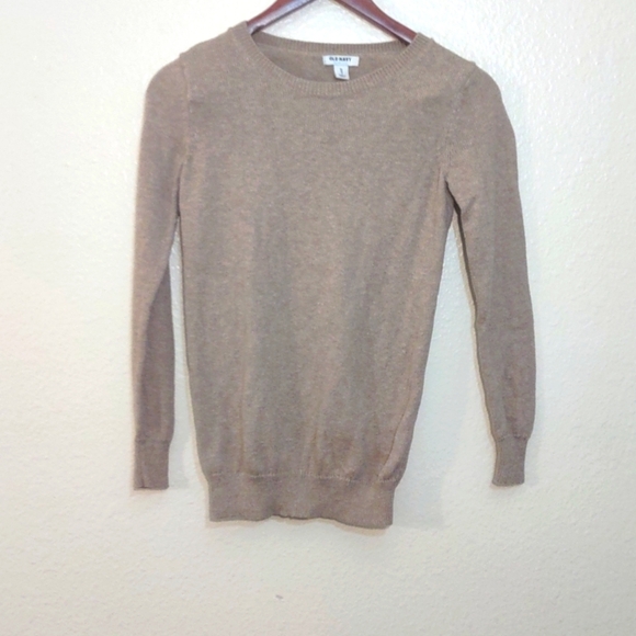 Old Navy Sweaters - SLIGHTLY USED OLD NAVY SIZE XS TP COLOR CREAM 57% COTTON 43% POLYESTER